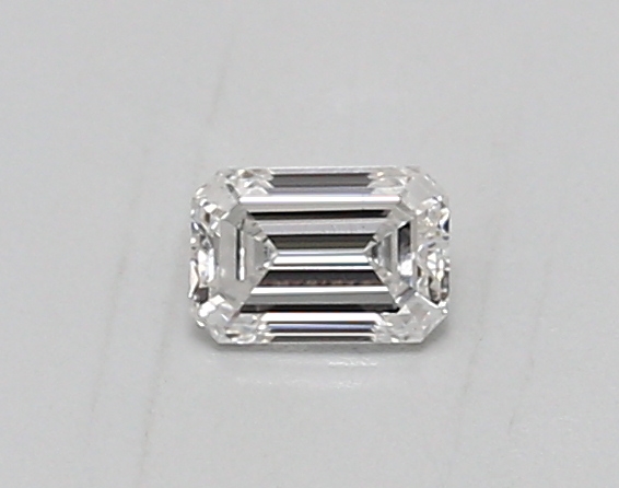 0.3 ct LabGrown Emerald D VS1
