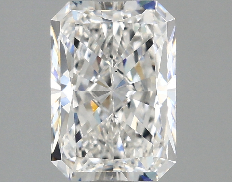 1.69 ct LabGrown Radiant E VS1